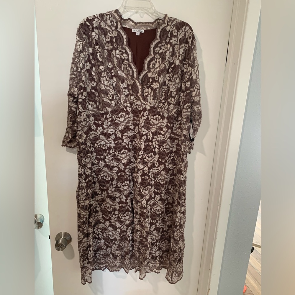 Kiyona Plus stretch lace scallop dress